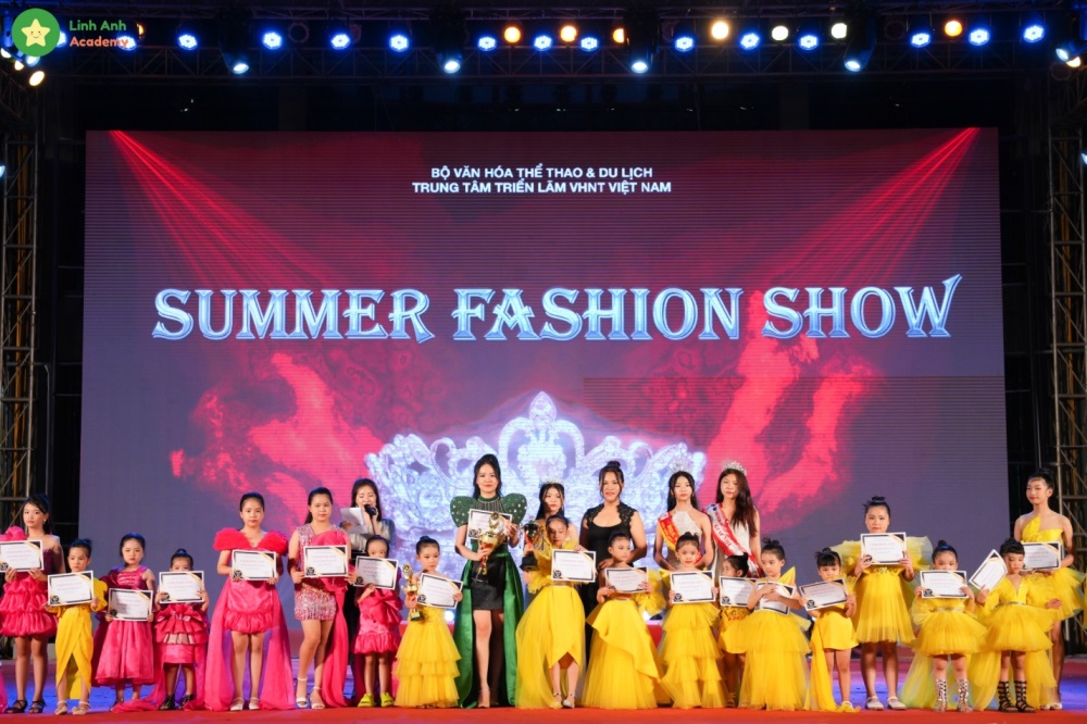 The Summer Fashion Show của Linh Anh Academy thành công rực rỡ